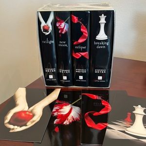 The Twilight Saga Collection 4 Books